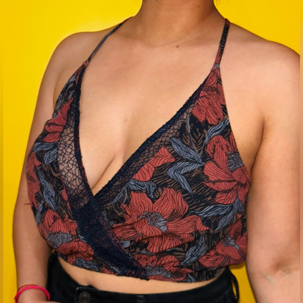 Urban Outfitters - Kimchi Blue Dark Floral Pattern Crop Top